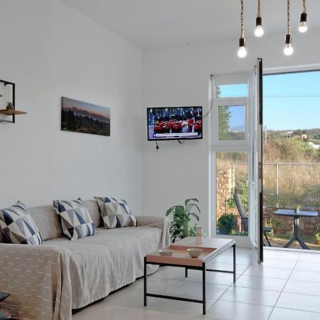Livingfy Apt With Mountain View & Garden 瓦莫斯 外观 照片